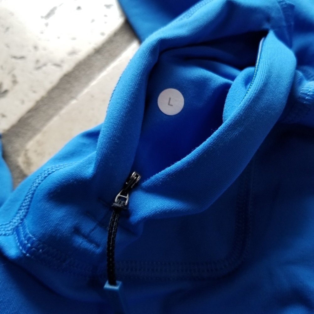 Lululemon 1/2 Zip Pullover - Picture 9 of 10